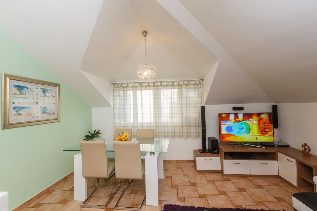 Apartments Ruzic Split Room photo
