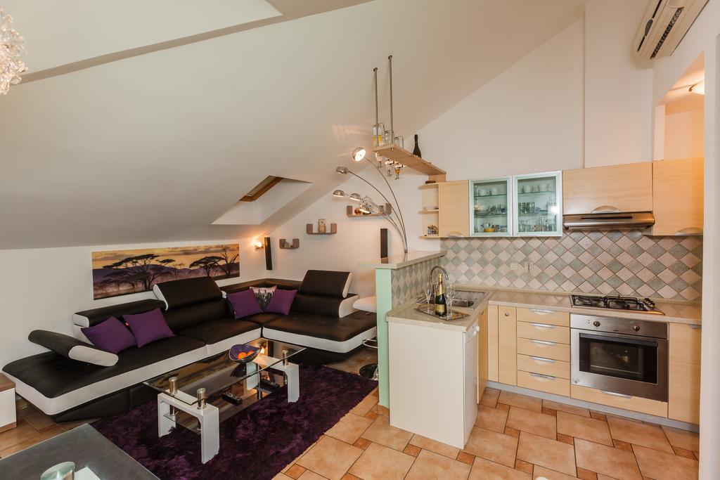 Apartments Ruzic Split Room photo